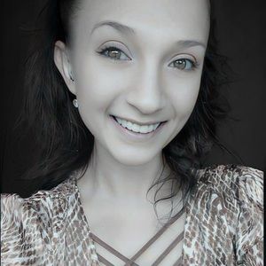 Meet your Posher, Maegan